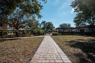 15801 W Waterside Cir, Sunrise, FL 33326 - Photo 24