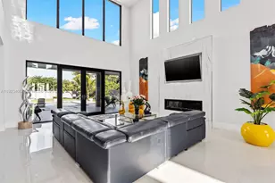 81 S Royal Poinciana Blvd, Miami Springs, FL 33166 - Photo 10