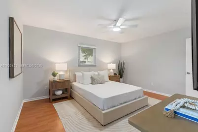 870 NE 35th St, Oakland Park, FL 33334 - Photo 14