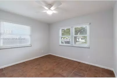 870 NE 35th St, Oakland Park, FL 33334 - Photo 20