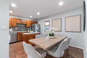 870 NE 35th St, Oakland Park, FL 33334 - Photo 10