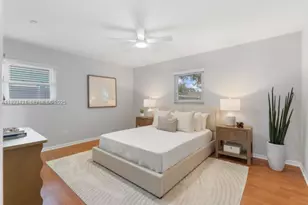 870 NE 35th St, Oakland Park, FL 33334 - Photo 12