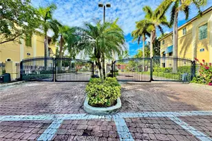 120 Jacaranda Country Club Dr, Plantation, FL 33324 - Photo 26