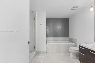 253 NE 2nd St, Miami, FL 33132 - Photo 16