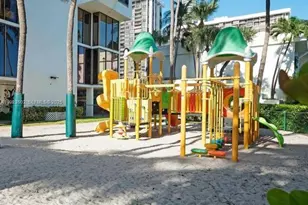 1865 Brickell Ave, Miami, FL 33129 - Photo 18