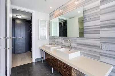 1100 Biscayne Blvd #3902, Miami, FL 33132 - Photo 20