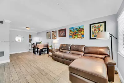 1900 NE 8th Ct #302, Fort Lauderdale, FL 33304 - Photo 12