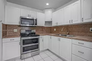 601 SW 64th Pkwy, Pembroke Pines, FL 33023 - Photo 14