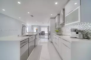 21914 SW 97th Pl, Cutler Bay, FL 33190 - Photo 10