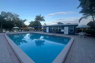 9421 Evergreen Pl, Davie, FL 33324 - Photo 32