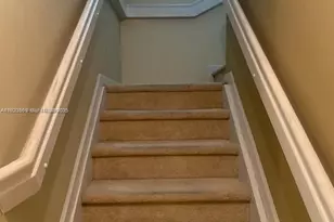 390 City View Dr, Fort Lauderdale, FL 33311 - Photo 6