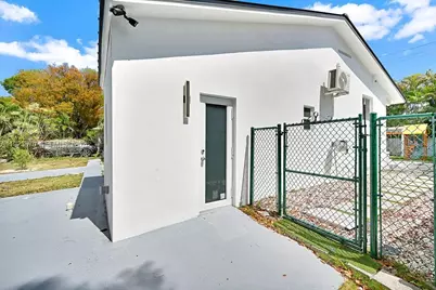 876 NE 81st St, Miami, FL 33138 - Photo 38