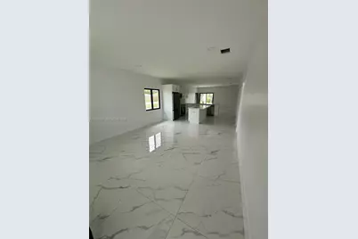 580 SW 10th Ave, Homestead, FL 33030 - Photo 6