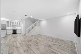 1240 Weeping Willow Way, Hollywood, FL 33019 - Photo 8