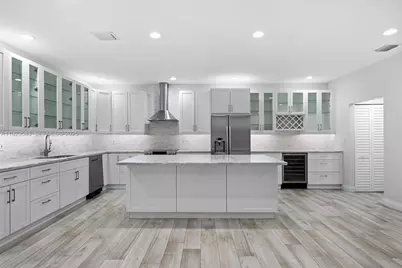 1240 Weeping Willow Way #1240, Hollywood, FL 33019 - Photo 4