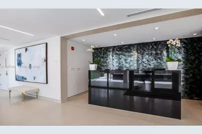300 Collins Ave #PH2, Miami Beach, FL 33139 - Photo 18