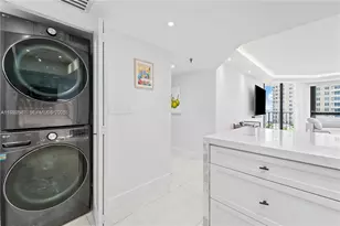 520 Brickell Key Dr, Miami, FL 33131 - Photo 8