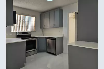 325 NW 72nd Ave #301, Miami, FL 33126 - Photo 2