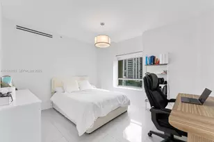 19500 Turnberry Way, Aventura, FL 33180 - Photo 18