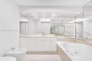10101 Collins Ave, Bal Harbour, FL 33154 - Photo 30