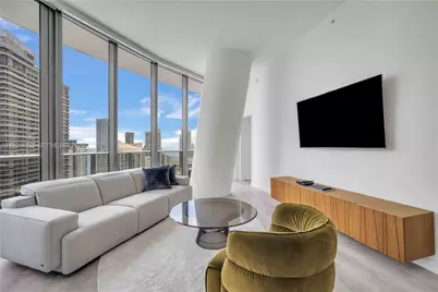 55 SW 9th St #4403, Miami, FL 33130 - Photo 4