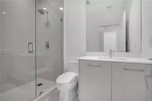 55 SW 9th St, Miami, FL 33130 - Photo 22