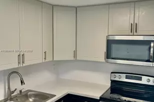 8050 NW 8th St, Miami, FL 33126 - Photo 6