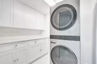 4000 Island Blvd, Aventura, FL 33160 - Photo 28