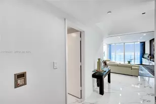 4000 Island Blvd, Aventura, FL 33160 - Photo 12