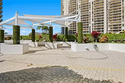 20185 E Country Club Dr #904, Aventura, FL 33180 - Photo 28