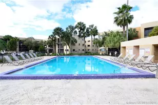 8075 SW 107th Ave, Miami, FL 33173 - Photo 20