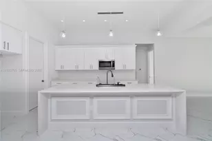 843 S Burns Ave S, Lehigh Acres, FL 33974 - Photo 8