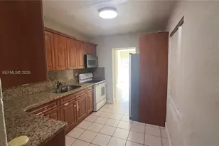 580 E 47th St, Hialeah, FL 33013 - Photo 6