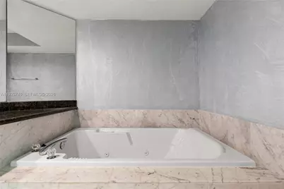 16400 Collins Ave #942, Sunny Isles Beach, FL 33160 - Photo 32