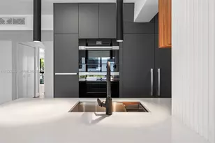 200 Sunrise Dr, Key Biscayne, FL 33149 - Photo 10