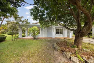 9340 SW 174th St, Palmetto Bay, FL 33157 - Photo 4