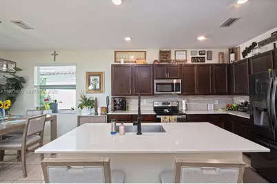 8175 NW Greenbank Cir, Port Saint Lucie, FL 34987 - Photo 14