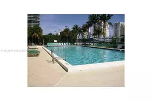 800 Parkview Dr, Hallandale Beach, FL 33009 - Photo 20