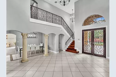 8123 NW 161st Ter, Miami Lakes, FL 33016 - Photo 10