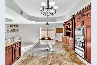 8123 NW 161st Ter, Miami Lakes, FL 33016 - Photo 22