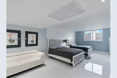 19370 E Collins Ave #627, Sunny Isles Beach, FL 33160 - Photo 8