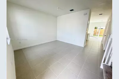 2620 SE 27th Dr, Homestead, FL 33035 - Photo 2