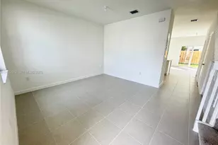 2620 SE 27th Dr, Homestead, FL 33035 - Photo 2