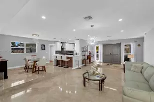 461 NE 115th St, Miami, FL 33161 - Photo 16