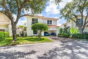 1547 Mariner Way, Hollywood, FL 33019 - Photo 2