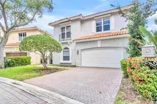 1547 Mariner Way, Hollywood, FL 33019 - Photo 2