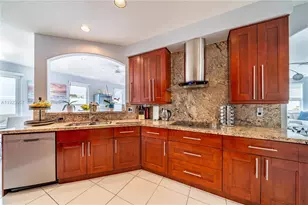 1547 Mariner Way, Hollywood, FL 33019 - Photo 8