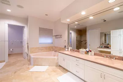 1547 Mariner Way, Hollywood, FL 33019 - Photo 38