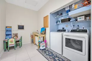 13174 NW 9th Ct, Pembroke Pines, FL 33028 - Photo 22