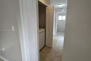 2527 W 76th St, Hialeah, FL 33016 - Photo 8